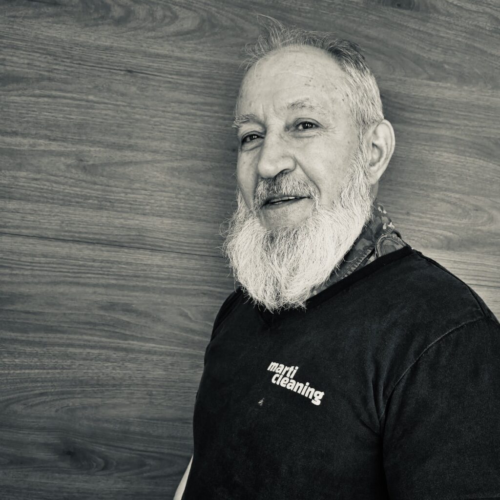 04515221-e828-4a89-b7f6-fdfbf4ca0743